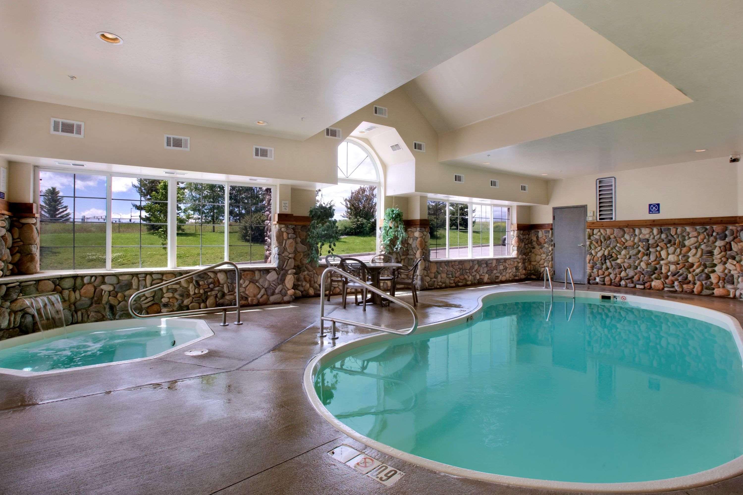 Hotel Microtel & By Wyndham 2*