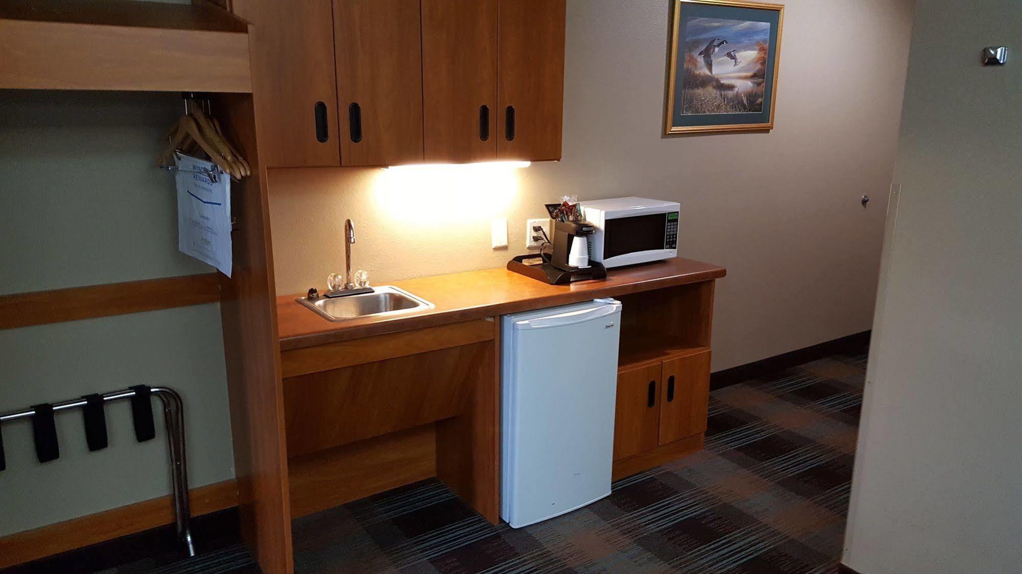 Microtel & By Wyndham 2*