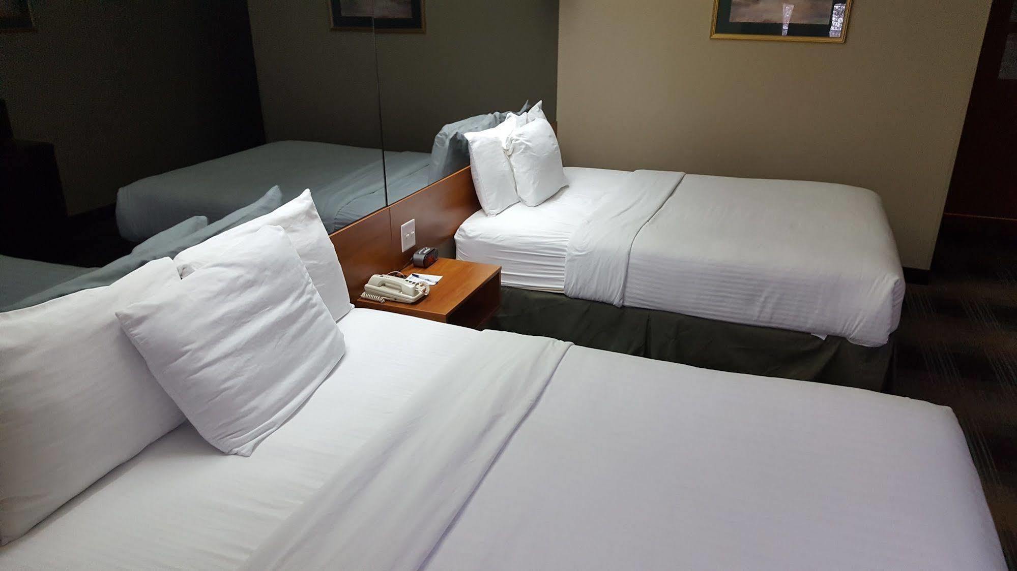 Hotel Microtel & By Wyndham 2*