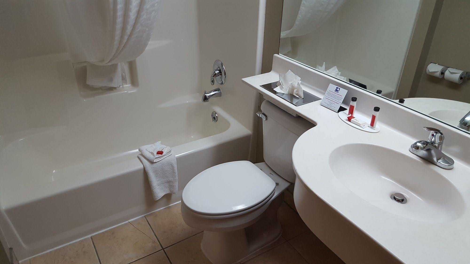 Microtel & By Wyndham 2*