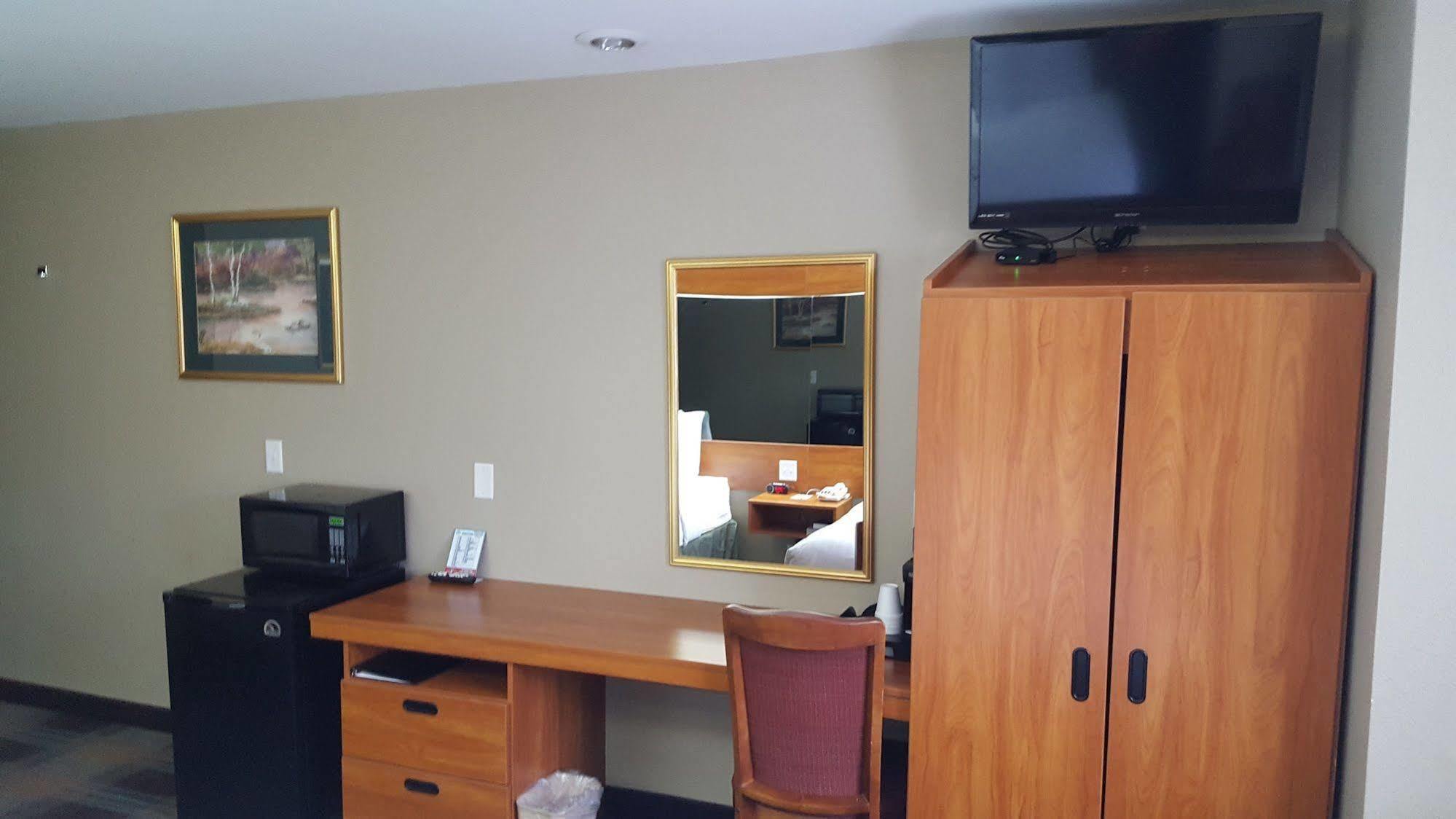Microtel & By Wyndham Hotel 2*